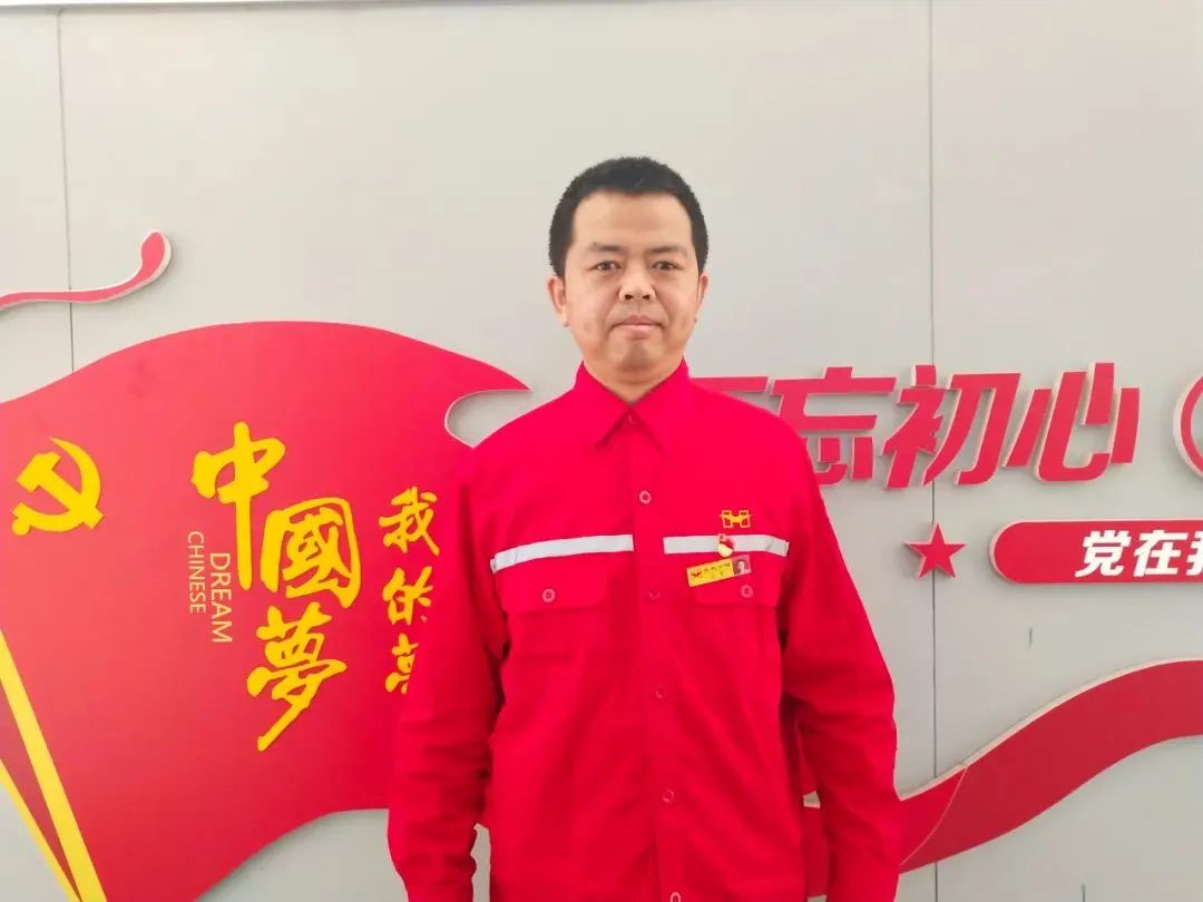 宜昌市總工會黨組成員、副主席李敏一行到化機公司慰問市勞動模范左霄(圖3) 圖片