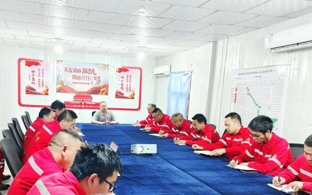 化機公司黨委書記、董事長、總經理楊中澤到新疆項目部現場辦公(圖2)