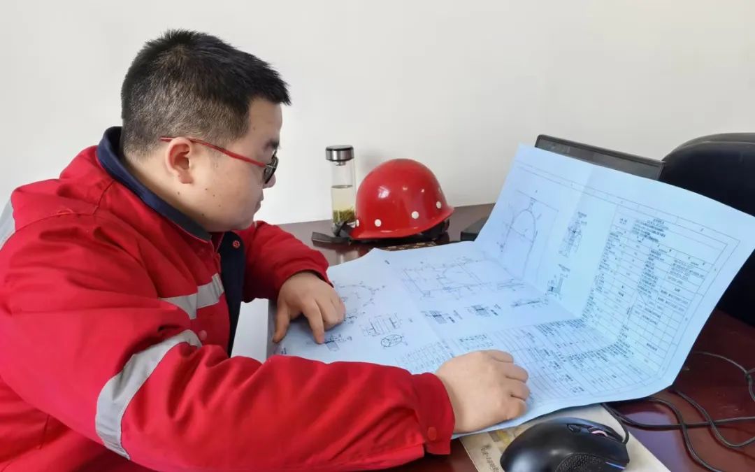 【管理標兵】化機公司黃亞華：扎根一線勤鉆研，履職盡責(zé)勇?lián)?圖2)