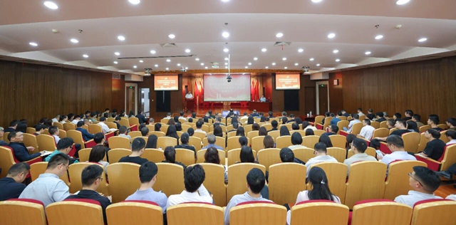 宜化集團(tuán)黨委理論學(xué)習(xí)中心組舉行集體(擴(kuò)大)學(xué)習(xí)(圖1) 宜化集團(tuán)黨委理論學(xué)習(xí)中心組舉行集體(擴(kuò)大)學(xué)習(xí)(圖1)